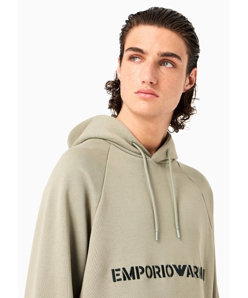 EMPORIO ARMANI(エンポリオアルマーニ)の「【エンポリオ アルマーニ】フード付きスウェットシャツ ヘビーウェイトジャージー製 ミリタリースタイルフォントロゴ刺繍(スウェット・メンズ・セージグリーン/グレイッシュベージュ・LARGE/MEDIUM/SMALL)」の11枚目の写真