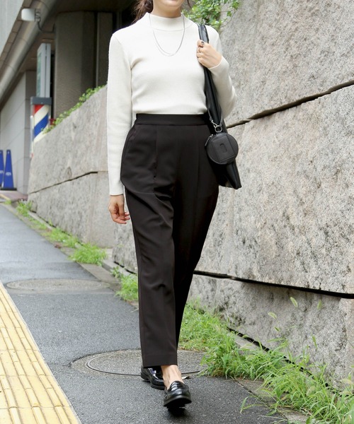 GLOBAL WORK Smile Seed Store（グローバルワーク スマイルシードストア）の「TRストレッチタックテーパードパンツ/175890（その他パンツ・レディース・ブラック/イエロー系その他/ブルー系その他/ライトグレー/杢グレー/ネイビー・LARGE/MEDIUM/X-LARGE/SMALL）」の8枚目の写真