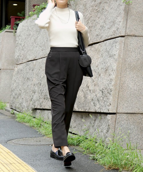 GLOBAL WORK Smile Seed Store（グローバルワーク スマイルシードストア）の「TRストレッチタックテーパードパンツ/175890（その他パンツ・レディース・ブラック/イエロー系その他/ブルー系その他/ライトグレー/杢グレー/ネイビー・LARGE/MEDIUM/X-LARGE/SMALL）」の10枚目の写真