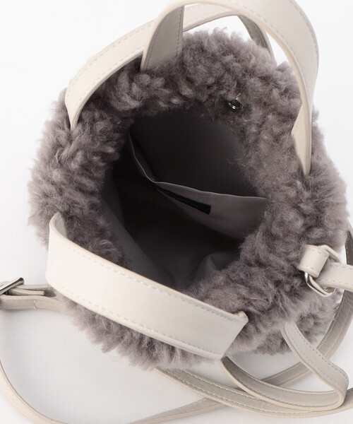 MONO COMME CA(モノコムサ)の「★TV紹介商品★ボア ミニショルダーバッグ(ショルダーバッグ・レディース・オフホワイト/ブラック/グレー・FREE)」の7枚目の写真