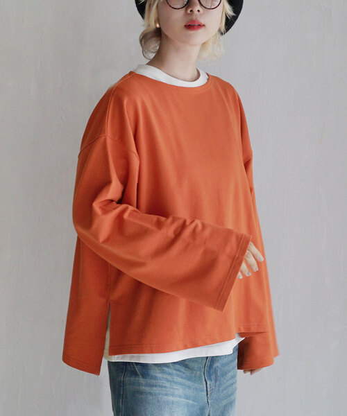 zootie(ズーティー)の「【見た目はON、着心地はOFF。】こなれリラックス 長袖スリットヘムプルオーバー(Tシャツ/カットソー・レディース・ブラウン/オフホワイト/ブルー/ブラック×ホワイト/ブラック/グレイッシュベージュ/ダークブラウン/ネイビー/オレンジ・M)」の9枚目の写真