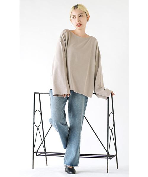 zootie(ズーティー)の「【見た目はON、着心地はOFF。】こなれリラックス 長袖スリットヘムプルオーバー(Tシャツ/カットソー・レディース・ブラウン/オフホワイト/ブルー/ブラック×ホワイト/ブラック/グレイッシュベージュ/ダークブラウン/ネイビー/オレンジ・M)」の22枚目の写真