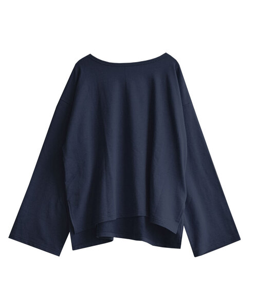 zootie(ズーティー)の「【見た目はON、着心地はOFF。】こなれリラックス 長袖スリットヘムプルオーバー(Tシャツ/カットソー・レディース・ブラウン/オフホワイト/ブルー/ブラック×ホワイト/ブラック/グレイッシュベージュ/ダークブラウン/ネイビー/オレンジ・M)」の16枚目の写真