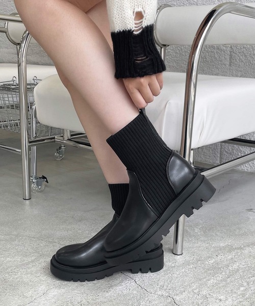 shopnikoniko(ショップニコニコ)の「トラックソール ニット切替 ソックスブーツ 厚底 リブニット ショートブーツ(ブーツ・レディース・ブラック/アイボリー・S/M/L/LL)」の7枚目の写真