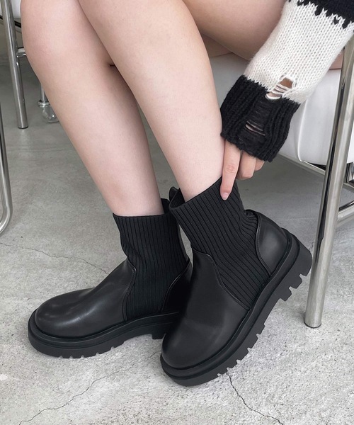 shopnikoniko(ショップニコニコ)の「トラックソール ニット切替 ソックスブーツ 厚底 リブニット ショートブーツ(ブーツ・レディース・ブラック/アイボリー・S/M/L/LL)」の9枚目の写真