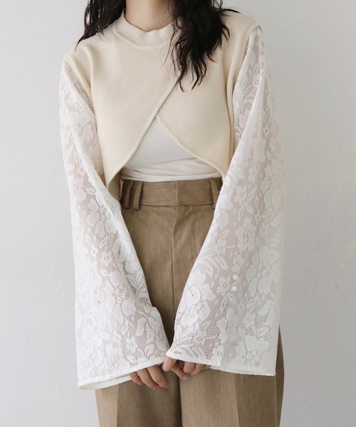 CLEIO（クレイオ）の「【CLEIO】レーススリーブ切替えアシメニット/LACE SLEEVE CHANGEABLE ASIMENIT/986-11601（ニット/セーター・レディース・テラコッタ/グリーン系その他/ホワイト・FREE）」の2枚目の写真