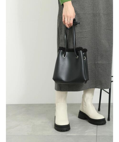 Samansa Mos2 blue（サマンサモスモスブルー）の「ボアスクエアショルダーバッグ（ハンドバッグ・レディース・ブラック/モカ/キナリ・F）」の8枚目の写真