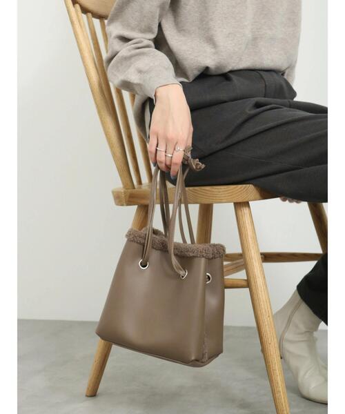 Samansa Mos2 blue（サマンサモスモスブルー）の「ボアスクエアショルダーバッグ（ハンドバッグ・レディース・ブラック/モカ/キナリ・F）」の10枚目の写真