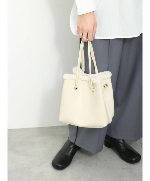 Samansa Mos2 blue（サマンサモスモスブルー）の「ボアスクエアショルダーバッグ（ハンドバッグ・レディース・ブラック/モカ/キナリ・F）」の13枚目の写真