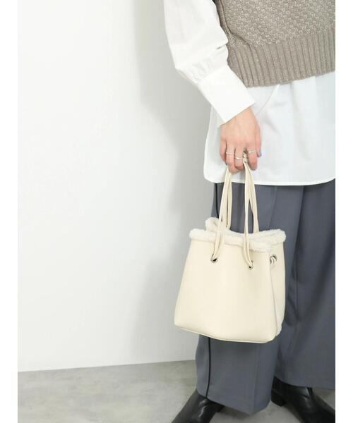 Samansa Mos2 blue（サマンサモスモスブルー）の「ボアスクエアショルダーバッグ（ハンドバッグ・レディース・ブラック/モカ/キナリ・F）」の14枚目の写真