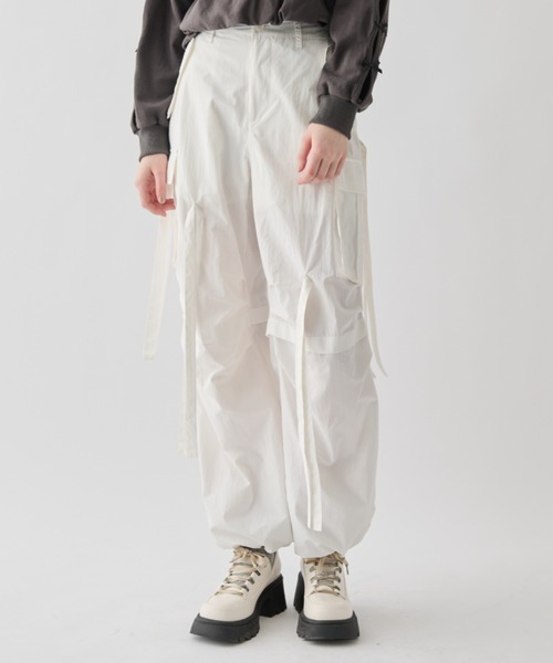 idem（イデム）の「ribbon nylon cargo pants/リボンナイロンカーゴパンツ【Sサイズあり】（カーゴパンツ・レディース・グレー/ホワイト・SMALL/FREE）」の7枚目の写真