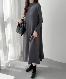 Aラインハイネックニットロングワンピース