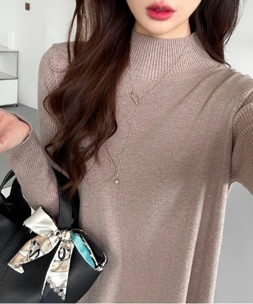 COCOMOMO(ココモモ)の「Aラインハイネックニットロングワンピース(ワンピース・レディース・ブラック/ネイビー/ブラウン/ダークグリーン/ダークグレー・FREE)」の17枚目の写真