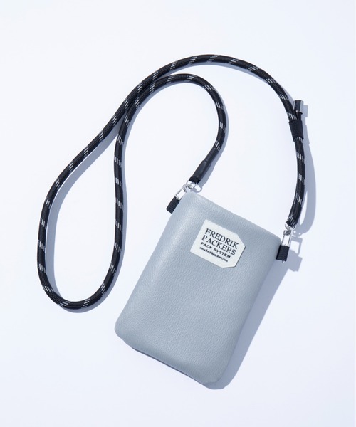 極美品　FRED フレッド　ショルダー紐　マルチストラップ　スマホショルダー 極美品 FRED フレッド ショルダー紐 マルチストラップ スマホ