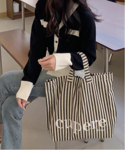 TONE SELECT GOODS（トーンセレクトグッズ）の「【urge select】《大容量》ストライプ デザイン ビッグトートバッグ【2way/A4サイズ収納可能】（トートバッグ・レディース・ピンク/グリーン/ネイビー/ブラック・FREE）」の10枚目の写真