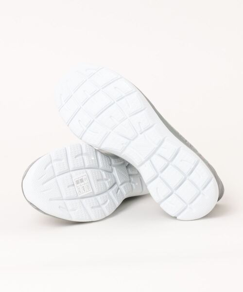 SKECHERS（スケッチャーズ）の「【SKECHERS】スケッチャーズ SLIP-INS：SUMMITS-DUZZLING HAZE（スリップインズ：サミッツ- ダズリング ヘイズ）149937W バンジーレーススニーカー ワイドフィット（スニーカー・レディース・ブラック系/グレー系/ネイビー系/ブラック×ホワイト/ピンク系その他/ブラック×ブルー・23.5cm/24.5cm/23.0cm/24.0cm/25.0cm/22.5cm/25.5cm）」の7枚目の写真