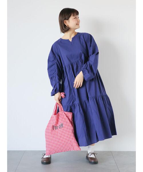 ehka sopo(エヘカソポ)の「袖ギャザーティアードワンピース(ワンピース・レディース・オフホワイト/ブラック/ブルー・F)」の15枚目の写真