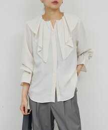 ラッフルカラーブラウス