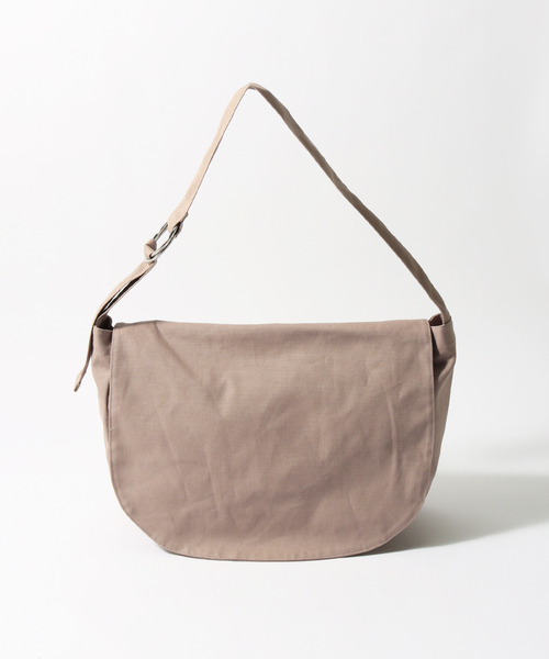 B.C STOCK（ベーセーストック）の「【fellowww / フェロー】別注 キャンバス ショルダーバッグ（ショルダーバッグ・メンズ・ホワイト/グリーン/モカ/ブラック・FREE）」の5枚目の写真