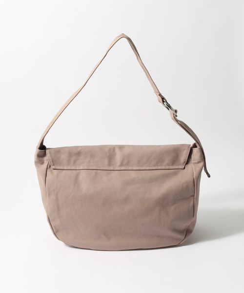 B.C STOCK（ベーセーストック）の「【fellowww / フェロー】別注 キャンバス ショルダーバッグ（ショルダーバッグ・メンズ・ホワイト/グリーン/モカ/ブラック・FREE）」の7枚目の写真