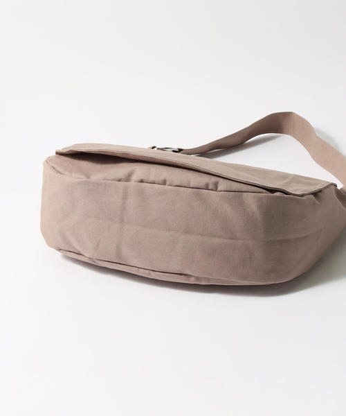 B.C STOCK（ベーセーストック）の「【fellowww / フェロー】別注 キャンバス ショルダーバッグ（ショルダーバッグ・メンズ・ホワイト/グリーン/モカ/ブラック・FREE）」の8枚目の写真