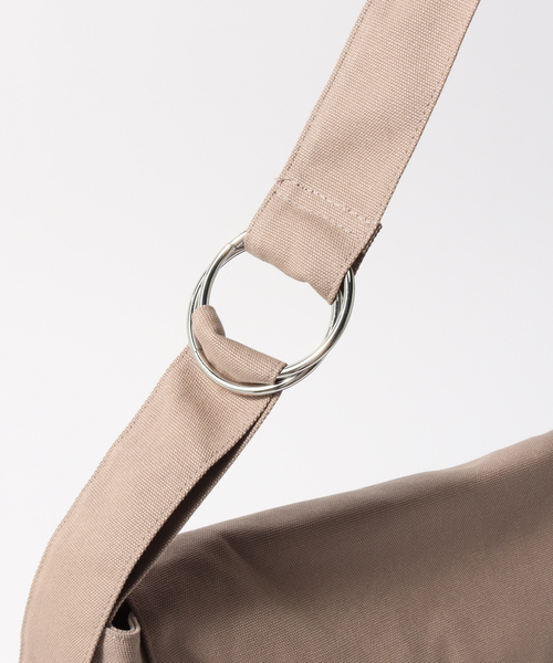 B.C STOCK（ベーセーストック）の「【fellowww / フェロー】別注 キャンバス ショルダーバッグ（ショルダーバッグ・メンズ・ホワイト/グリーン/モカ/ブラック・FREE）」の14枚目の写真