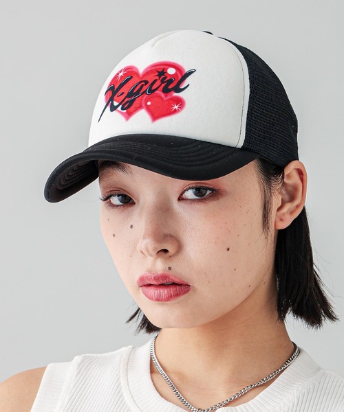 X-girl（エックスガール）の「HEART AIRBRUSH TRUCKER CAP