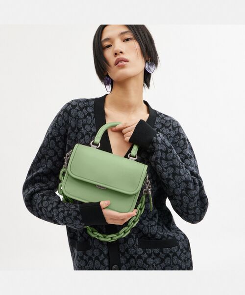 [コーチ] mini バケツパック カーキ色 logo ロープロック ハンドバッグ ショルダーバッグ Restored Mini Cashin Tote With Rivets | COACH®