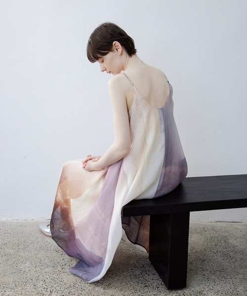 tageechita（タジチタ）の「【tageechita】アートグラデーションプリント フレアキャミワンピース（ワンピース・レディース・ベージュ系その他・L/M/S）」の20枚目の写真