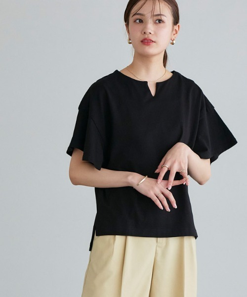 Pierrot(ピエロ)の「ミドル丈フレアスリーブキーネックカットソー(Tシャツ/カットソー・レディース・オフホワイト/ブルー/ブラック/グレー系その他/ライトピンク/ネイビー/サンドベージュ/ミント・M/L)」の3枚目の写真
