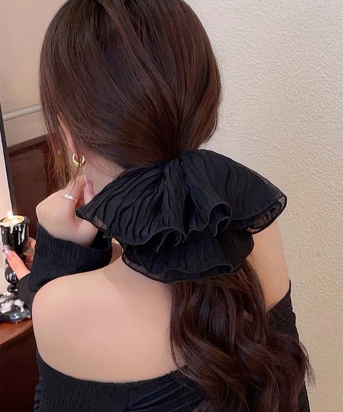 leune（ルネ）の「シアービッグフリルシュシュ（シュシュ・レディース・ブラック/ライトベージュ・FREE）」の8枚目の写真