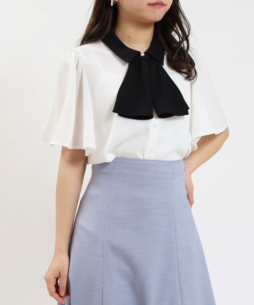 ASTORIA ODIER（アストリアオディール）の「とろみフリルボウタイ半袖ブラウス（シャツ/ブラウス・レディース・ホワイト/グリーン/ベージュ/ホワイト×ブラック/ダークグリーン/ピンクベージュ/ミント/ブルー/グレー・SMALL/MEDIUM）」の3枚目の写真