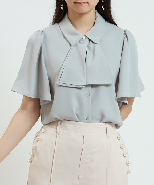 ASTORIA ODIER（アストリアオディール）の「とろみフリルボウタイ半袖ブラウス（シャツ/ブラウス・レディース・ホワイト/グリーン/ベージュ/ホワイト×ブラック/ダークグリーン/ピンクベージュ/ミント/ブルー/グレー・SMALL/MEDIUM）」の7枚目の写真