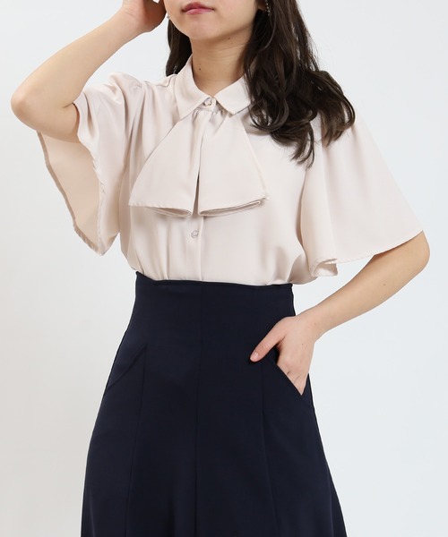 ASTORIA ODIER（アストリアオディール）の「とろみフリルボウタイ半袖ブラウス（シャツ/ブラウス・レディース・ホワイト/グリーン/ベージュ/ホワイト×ブラック/ダークグリーン/ピンクベージュ/ミント/ブルー/グレー・SMALL/MEDIUM）」の18枚目の写真