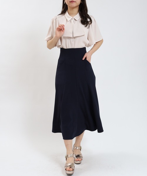 ASTORIA ODIER（アストリアオディール）の「とろみフリルボウタイ半袖ブラウス（シャツ/ブラウス・レディース・ホワイト/グリーン/ベージュ/ホワイト×ブラック/ダークグリーン/ピンクベージュ/ミント/ブルー/グレー・SMALL/MEDIUM）」の21枚目の写真