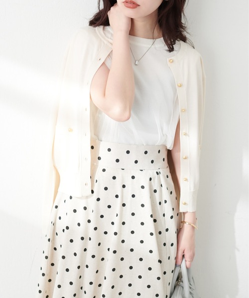 natural couture(ナチュラルクチュール)の「プチプラ金釦ベーシックカーデ(カーディガン/ボレロ・レディース・ピンク/アイボリー/グレイッシュベージュ/サックスブルー/ブラック・FREE)」の6枚目の写真