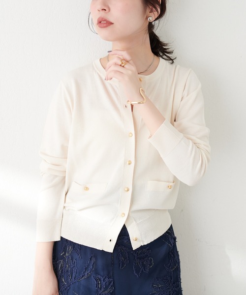 natural couture(ナチュラルクチュール)の「プチプラ金釦ベーシックカーデ(カーディガン/ボレロ・レディース・ピンク/アイボリー/グレイッシュベージュ/サックスブルー/ブラック・FREE)」の9枚目の写真