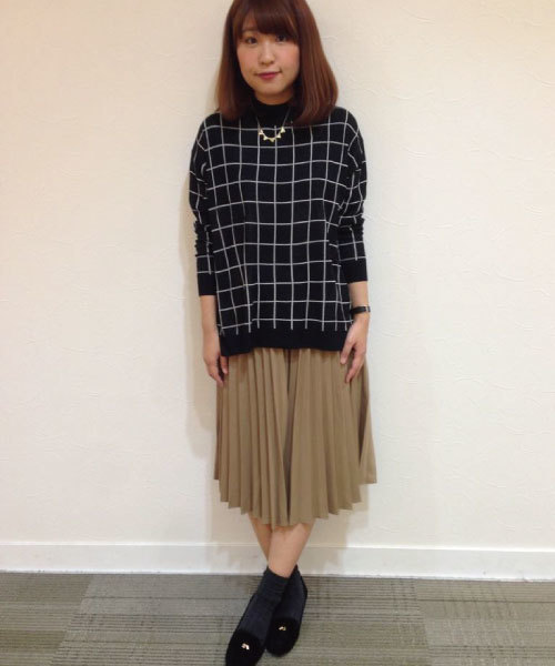 earth music&ecology（アースミュージックアンドエコロジー）の「【ハイハイハイネック】ドロップショルダーウィンドペンハイネックニット（ニット/セーター・レディース・アイボリー/ブラック・FREE）」の11枚目の写真