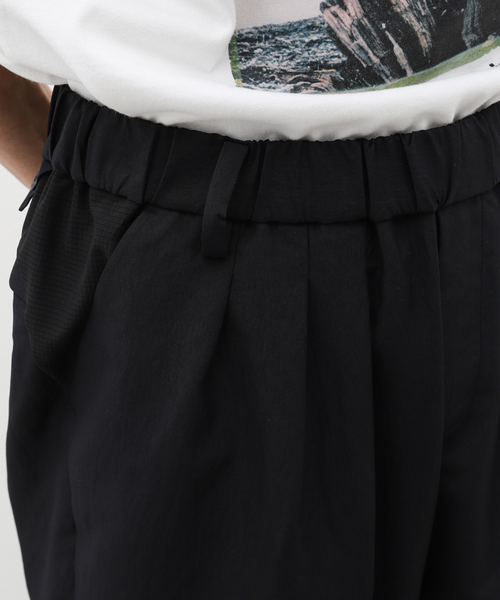 WHITE MOUNTAINEERING(ホワイトマウンテニアリング)の「【White Mountaineering】POLYESTER TAFFETA TAPERED EASY BK2471408(スラックス・メンズ・ブラック・1/2)」の9枚目の写真