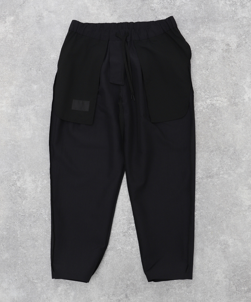 WHITE MOUNTAINEERING(ホワイトマウンテニアリング)の「【White Mountaineering】POLYESTER TAFFETA TAPERED EASY BK2471408(スラックス・メンズ・ブラック・1/2)」の5枚目の写真