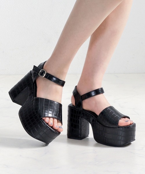 LOVEHUNTER(ラブハンター)の「厚底 アンクルストラップ サンダル (1686) /Love Hunter(サンダル・レディース・ブラック/ブラック系その他/ホワイト/シルバー/ブラック系その他2・S/M/L/LL)」の3枚目の写真