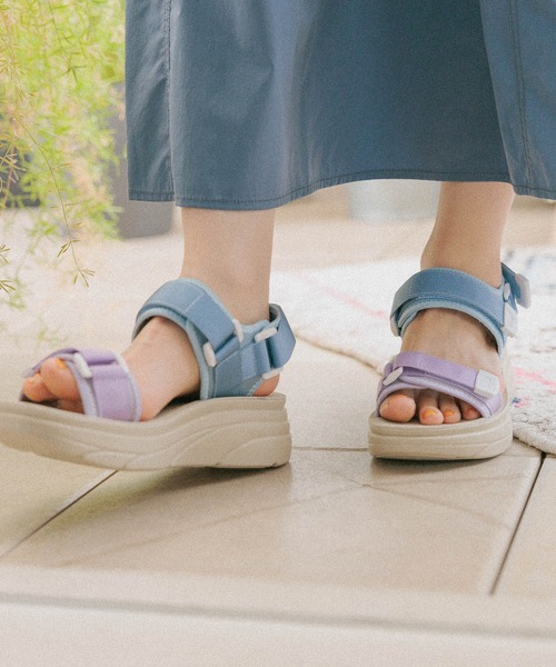 niko and...（ニコアンド）の「オリジナルテープベルトスポーツサンダル（サンダル・レディース・その他1/その他2/ブラック/アイボリー・MEDIUM/LARGE/SMALL）」の4枚目の写真