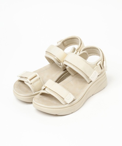 niko and...（ニコアンド）の「オリジナルテープベルトスポーツサンダル（サンダル・レディース・その他1/その他2/ブラック/アイボリー・MEDIUM/LARGE/SMALL）」の2枚目の写真