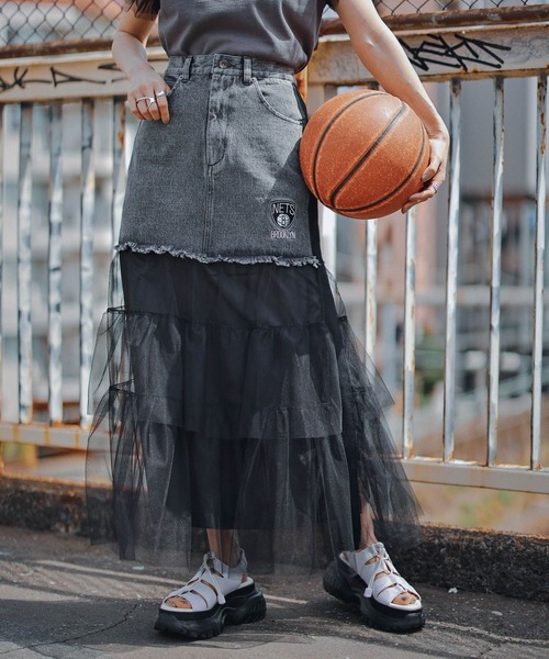 NBA（エヌビーエー）の「【NBA】別注/フリルチュールドッキングデニムスカート（デニムスカート・レディース・ブルー/ブラック・FREE）」の2枚目の写真