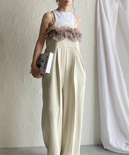She's Closet(シーズクローゼット)の「チュールフリルビスチェドッキングハイウエストストタックオールインワンワイドパンツサロペット(サロペット/オーバーオール・レディース・アイボリー/チャコールグレー/ベージュ/ブラック・FREE)」の15枚目の写真