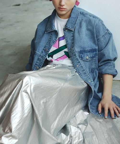 MEDE19F（メデジュウキュウ）の「ＭＥＤＥ１９Ｆ　シルバーコーティング素材のギャザースカート（スカート・レディース・シルバー・LARGE/MEDIUM/X-LARGE/XX-LARGE）」の2枚目の写真