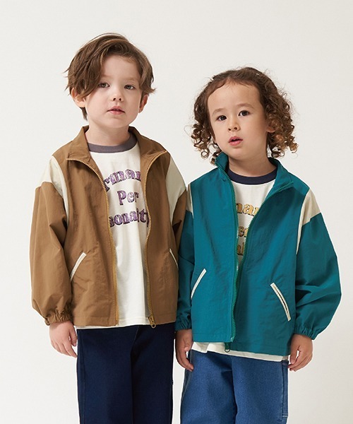 b・ROOM（ビールーム）の「【撥水加工】ビッグシルエット配色ウィンドブレーカー（ブルゾン・キッズ・エンジ/ネイビー/ブルーグリーン/キャメル・130cm/120cm/150cm/100cm/140cm/110cm）」の8枚目の写真