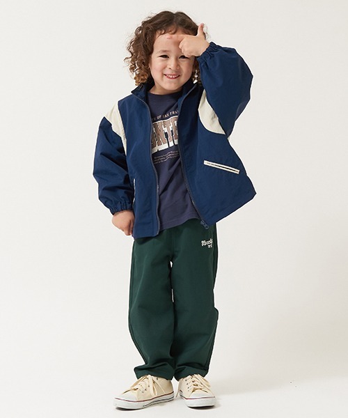 b・ROOM（ビールーム）の「【撥水加工】ビッグシルエット配色ウィンドブレーカー（ブルゾン・キッズ・エンジ/ネイビー/ブルーグリーン/キャメル・130cm/120cm/150cm/100cm/140cm/110cm）」の9枚目の写真