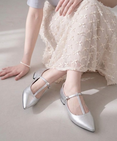 LibertyDoll(リバティードール)の「LibertyDoll/ポインテッドトゥTストラップパンプス(1198)(パンプス・レディース・ゴールド/ブラック/シルバー/ブラック系その他/シルバー系その他/ゴールド系その他・L/M/3L/LL/SS/S)」の15枚目の写真