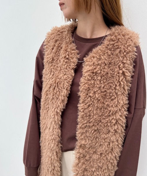 y/m(イム)の「プードルボアミドル丈ベスト(ベスト・レディース・アイボリー/グレー/ブラウン・FREE)」の3枚目の写真